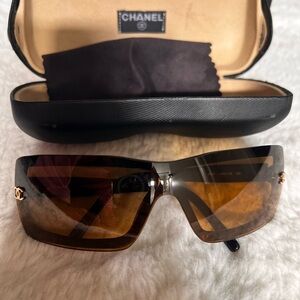 CHANEL Sunglasses